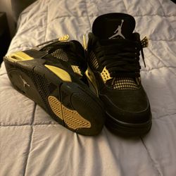 Jordan 4 Thunder’s 