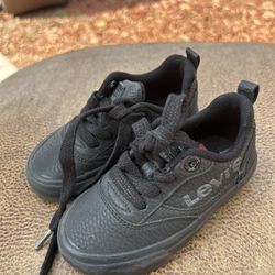 Levi Shoes 6c