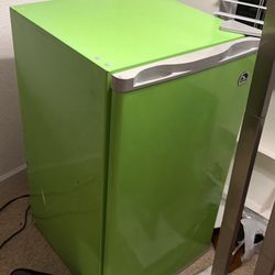 Style Refrigerator Green  Iglo 