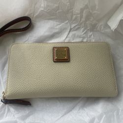 Dooney & Burke Large wrap around Wallet 