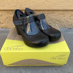 DANSCO, Nell Laced-Graphite/The Walking Store