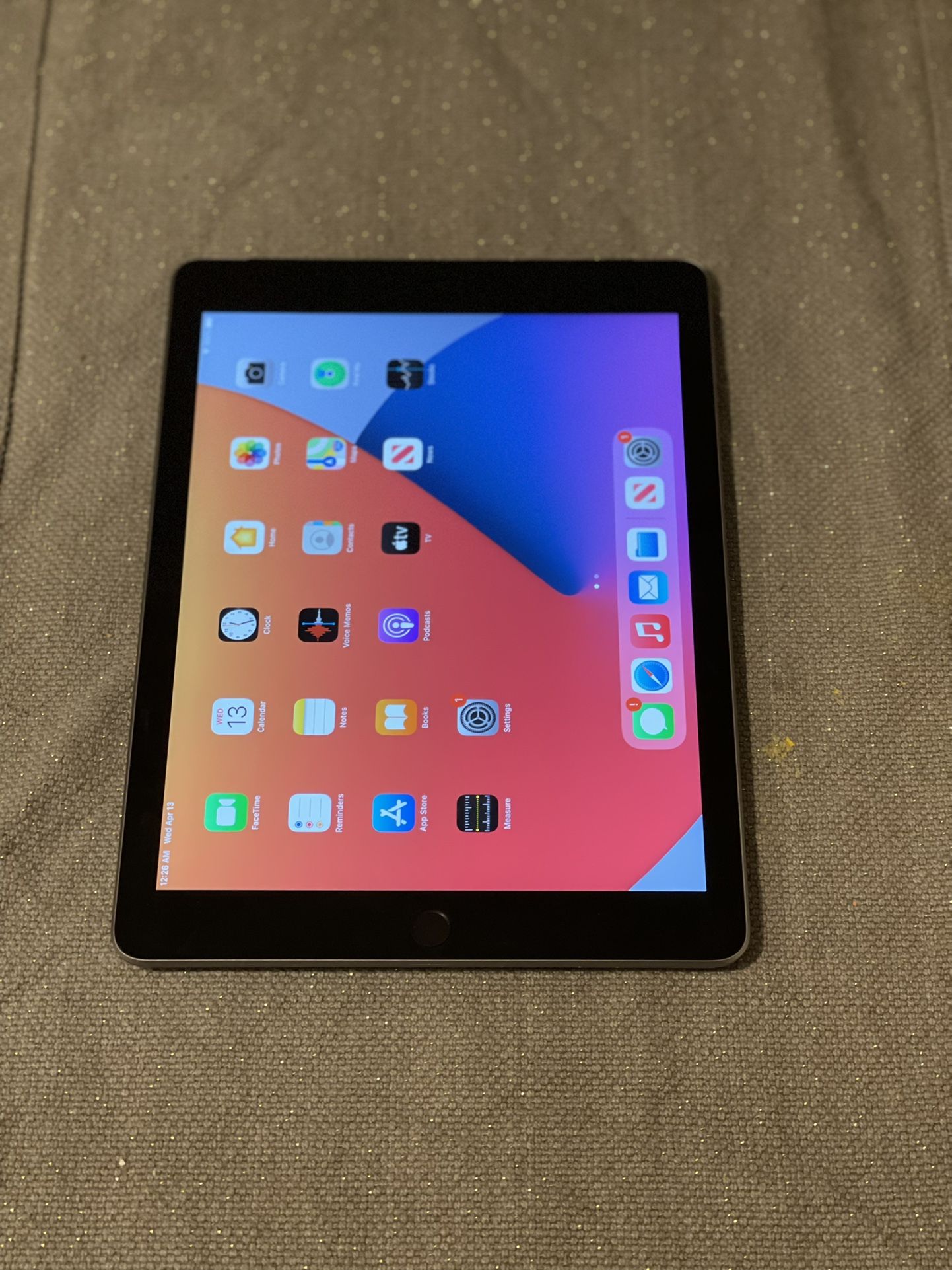 iPad 6th Gen-WiFi + Cellular Unlocked