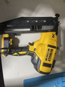 3 Nail Gun Dewalt 20 Volt Lot