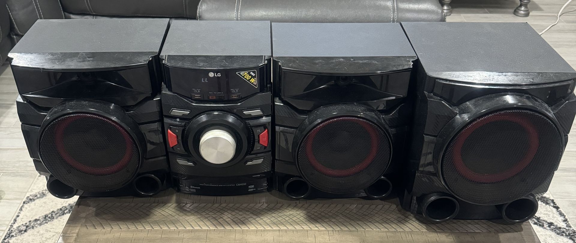 LG CM4550 700W 2.1 Channel Mini Shelf Bluetooth Subwoofer Speaker System USED