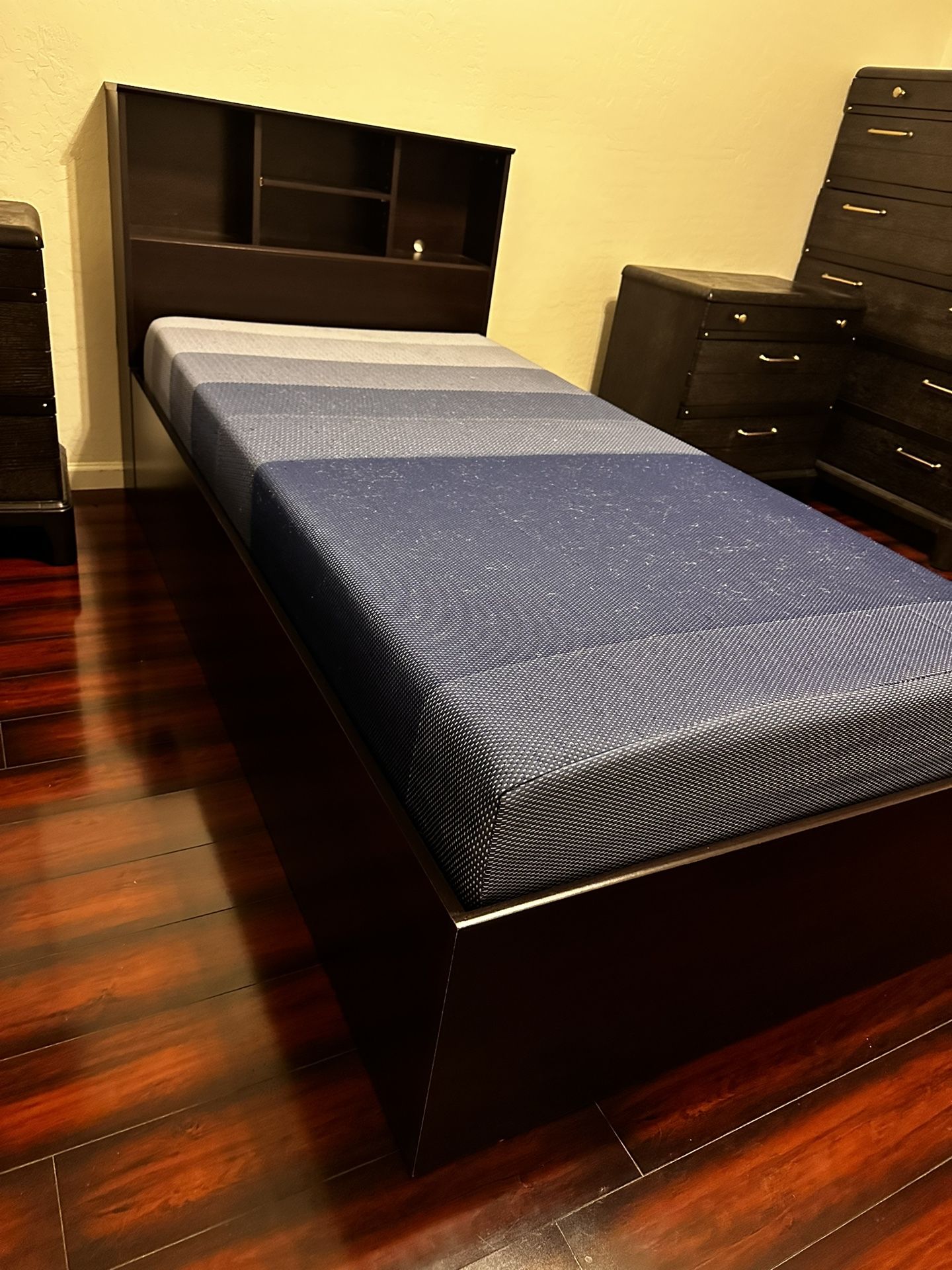 Twin Size Bed With Frame