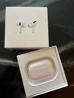 Air pods   Broken case