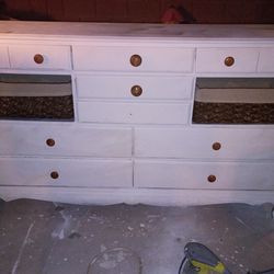 White 9 Drawer Dresser