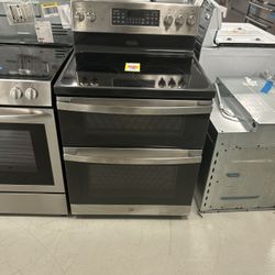 Ge Double Oven Freestanding Range/Msrp $1599 On Sale Everywhere For Roughly 1399