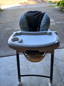 Graco High Chair With Footrest And Adjustable Recline Positions