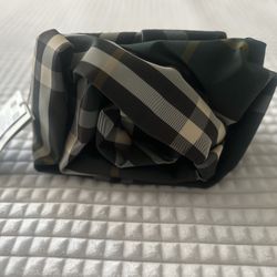 Burberry Rose Clutch