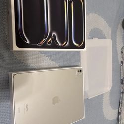 APPLE IPAD PRO 13INCH BUNDLE