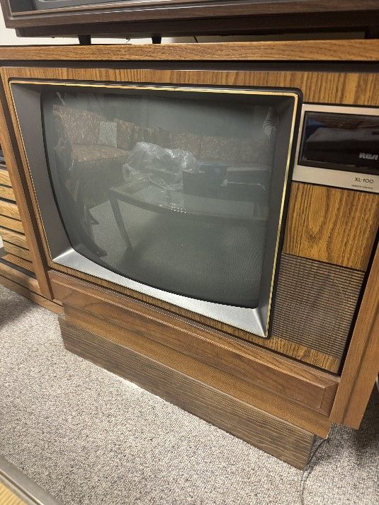 Zenith Console TV ("25" Screen)