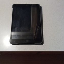 Apple iPad Mini 1st Generation Tablet with Case