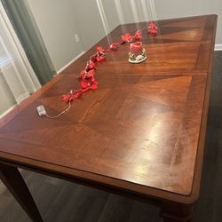 Wooden Expandable Table 