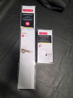 Delta
Crestfield  Bath Set