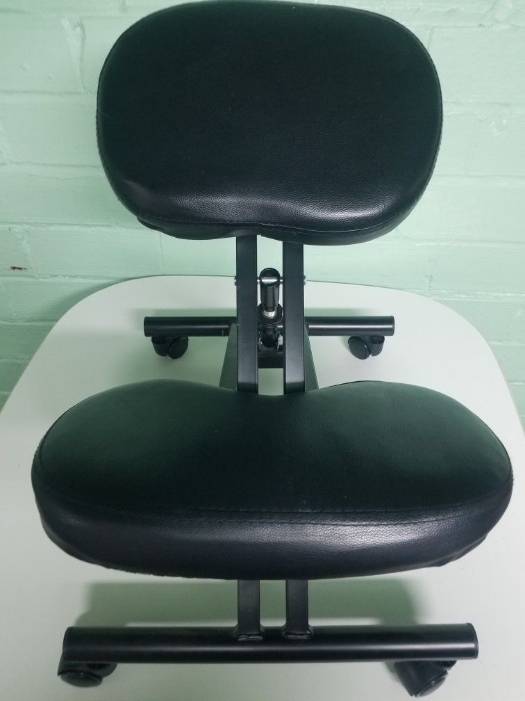 Ergonomic Kneeling Chair for Sale in Cleveland Heights, OH OfferUp