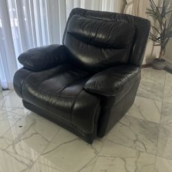 2 piece leather sofa set ! 