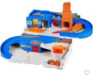 Marvel Spidey and His Amazing Friends Spider Crawl-R 2-in-1 Headquarters Playset