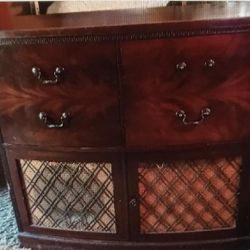 Antique Radio Player 