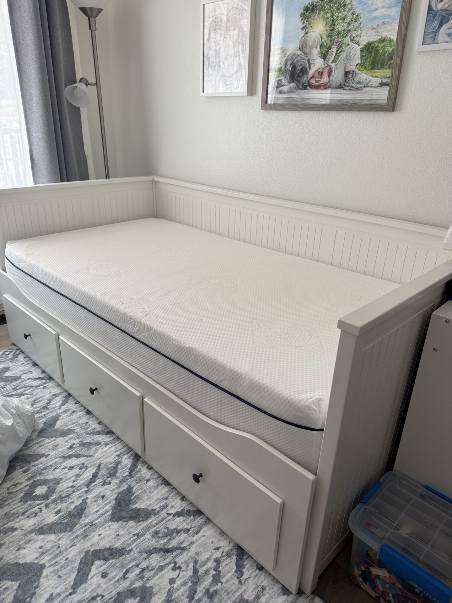 Sealy Memory Foam Mattress - Very Good Condition