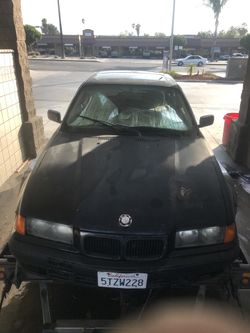 Parts out BMW E36 -1993 318si clean title - let me know if you need any parts of this car