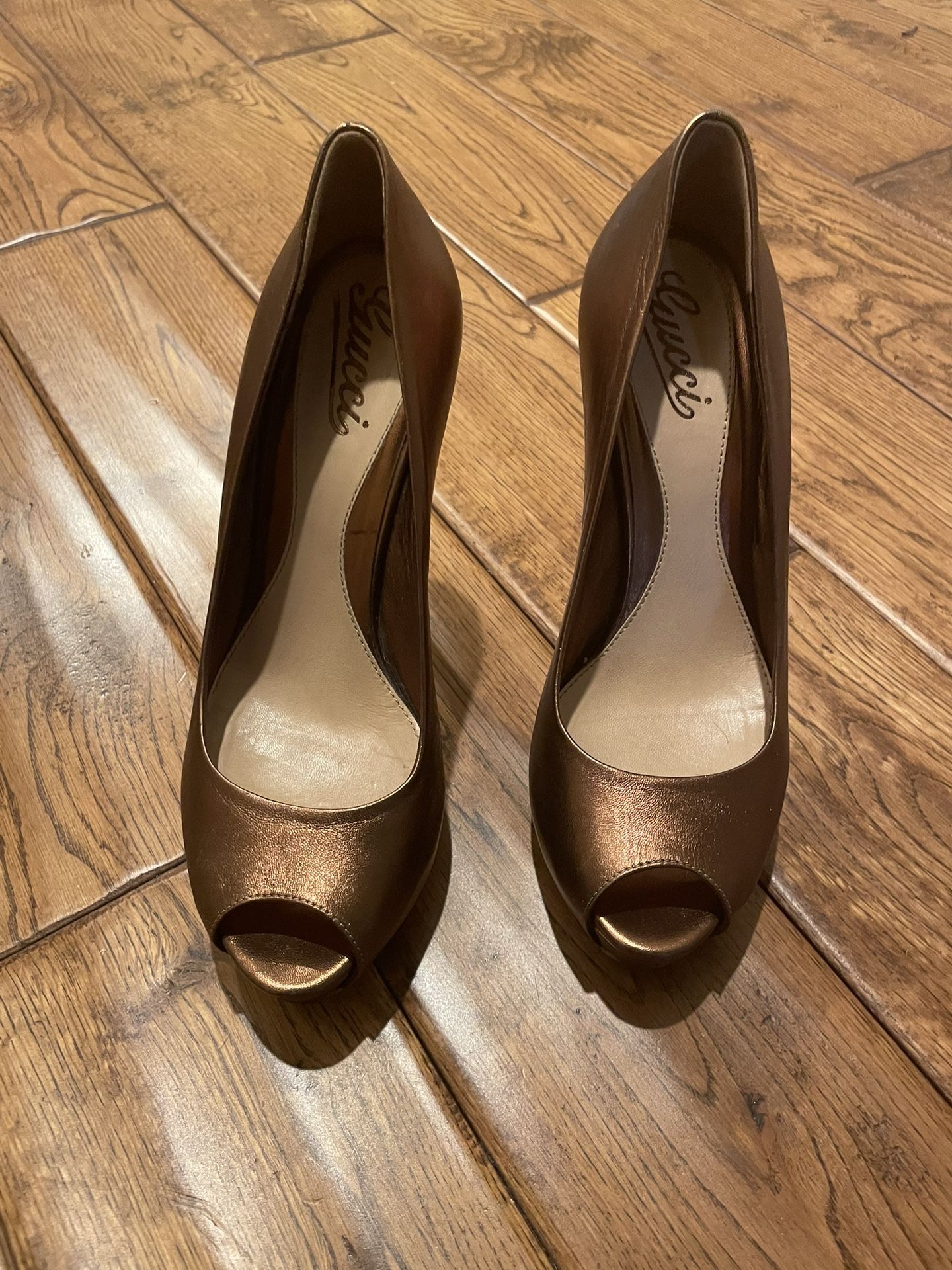 Gucci Women Pumps Size 8, Heels 5 Inches