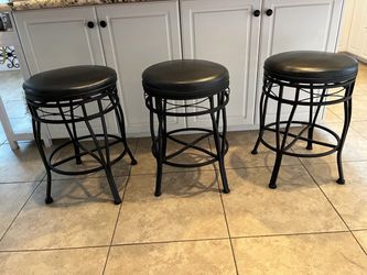 3 Bar stools