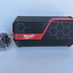 Milwaukee M18/M12 Lithium-Ion Cordless Wireless Jobsite Speaker