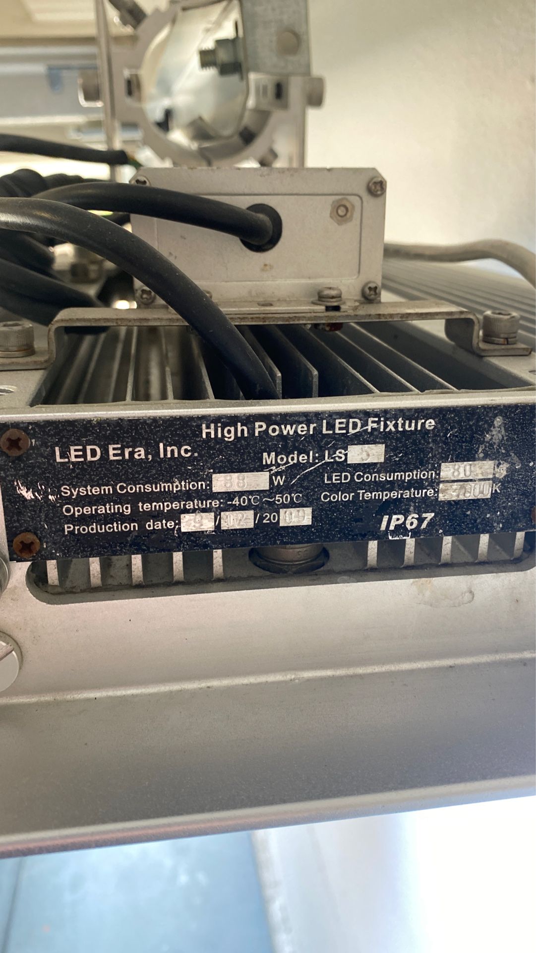 All aluminum LED light