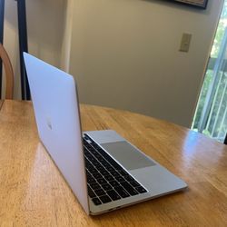 2020 MacBook Pro 13” 500GB, Like New