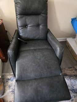 Lift Recliner Chair w/ Vibration, Massage, and Heat