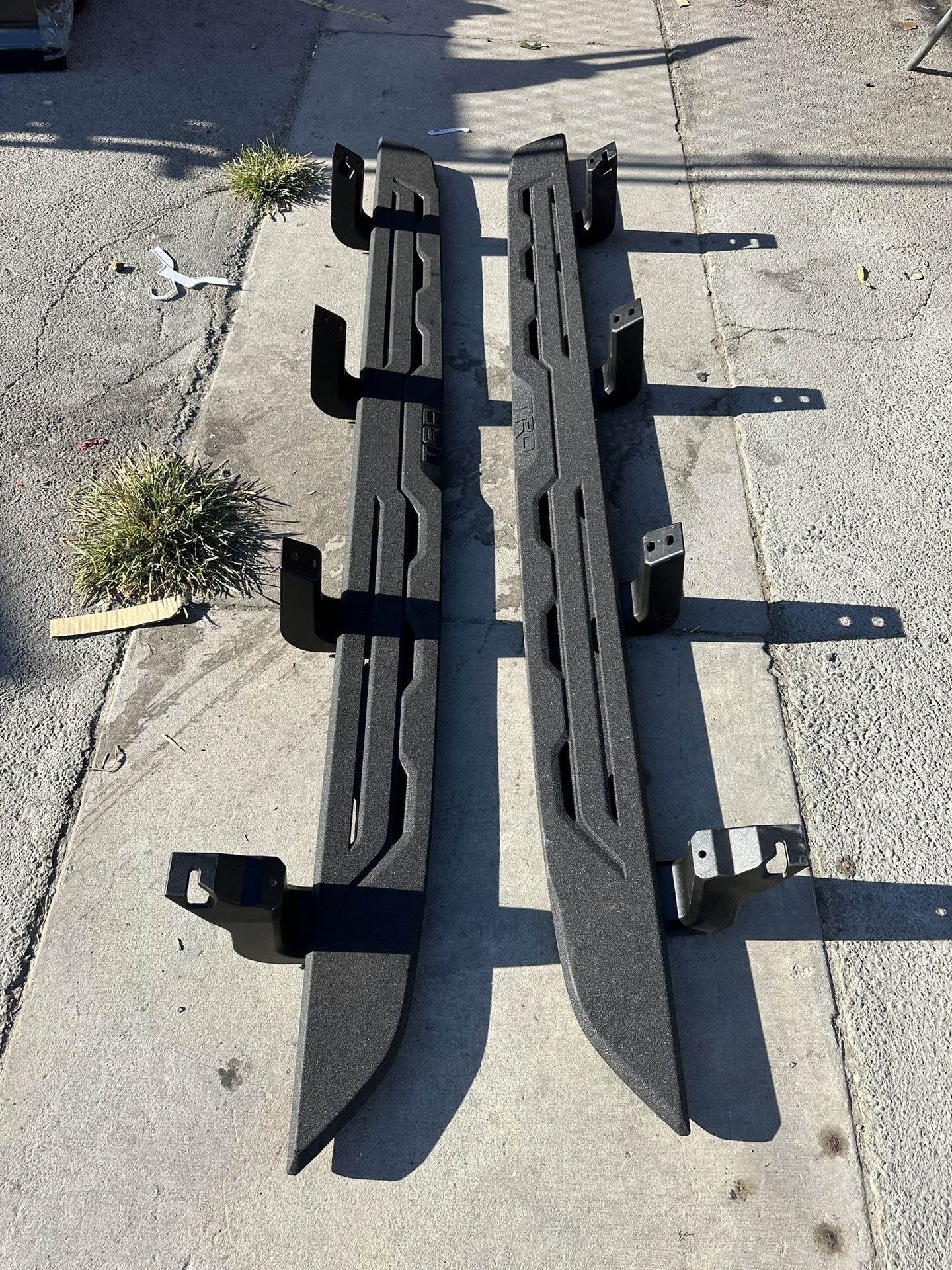 2019 - 2024 TOYOTA TUNDRA CREW MAX TRD CAST ALUMINUM RUNNING BOARDS OEM