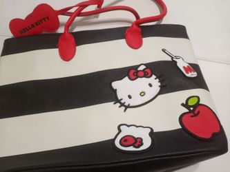 Hello kitty loungefly purse tote bag and wallet used only ones make an offer pick up in cypress