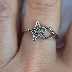 Vintage Park Lane "Rising Star" Silver Marcasite Ring