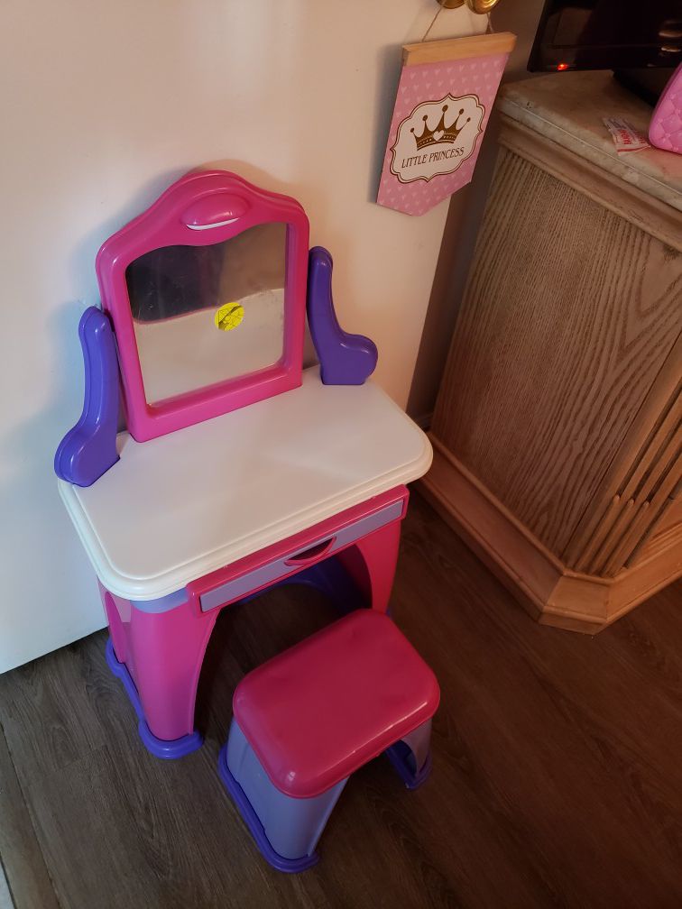 Toddler Vanity Set