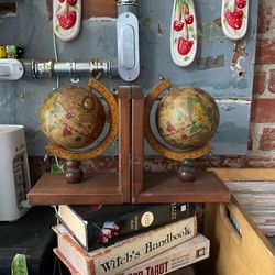 Vintage Made In Japan Old World Wood Globe Book Ends