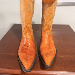 Je-Ver men's western boots in orange eel skin leather.