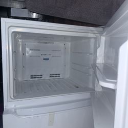 Frigidaire Fridge
