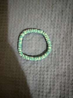 Turquoise and White Clay Disc Bead Bracelet