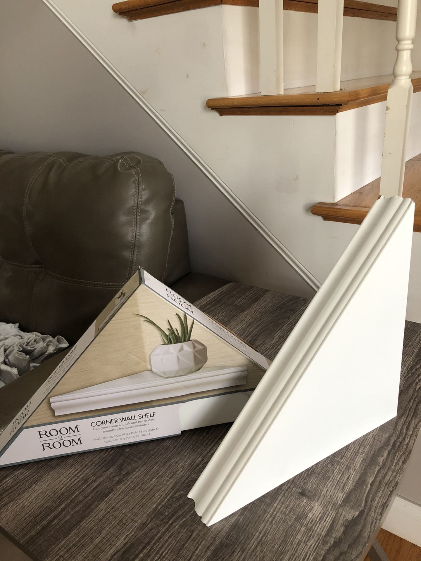 Room 2 Room Corner shelves