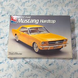 AMT - 1964 - Ford mustang - Model Kit