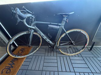 Felt AR Carbon Road Bike with Campagnolo Scirocco Wheels