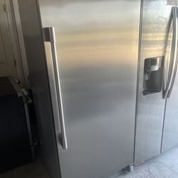 Frigidaire Professional Freezer