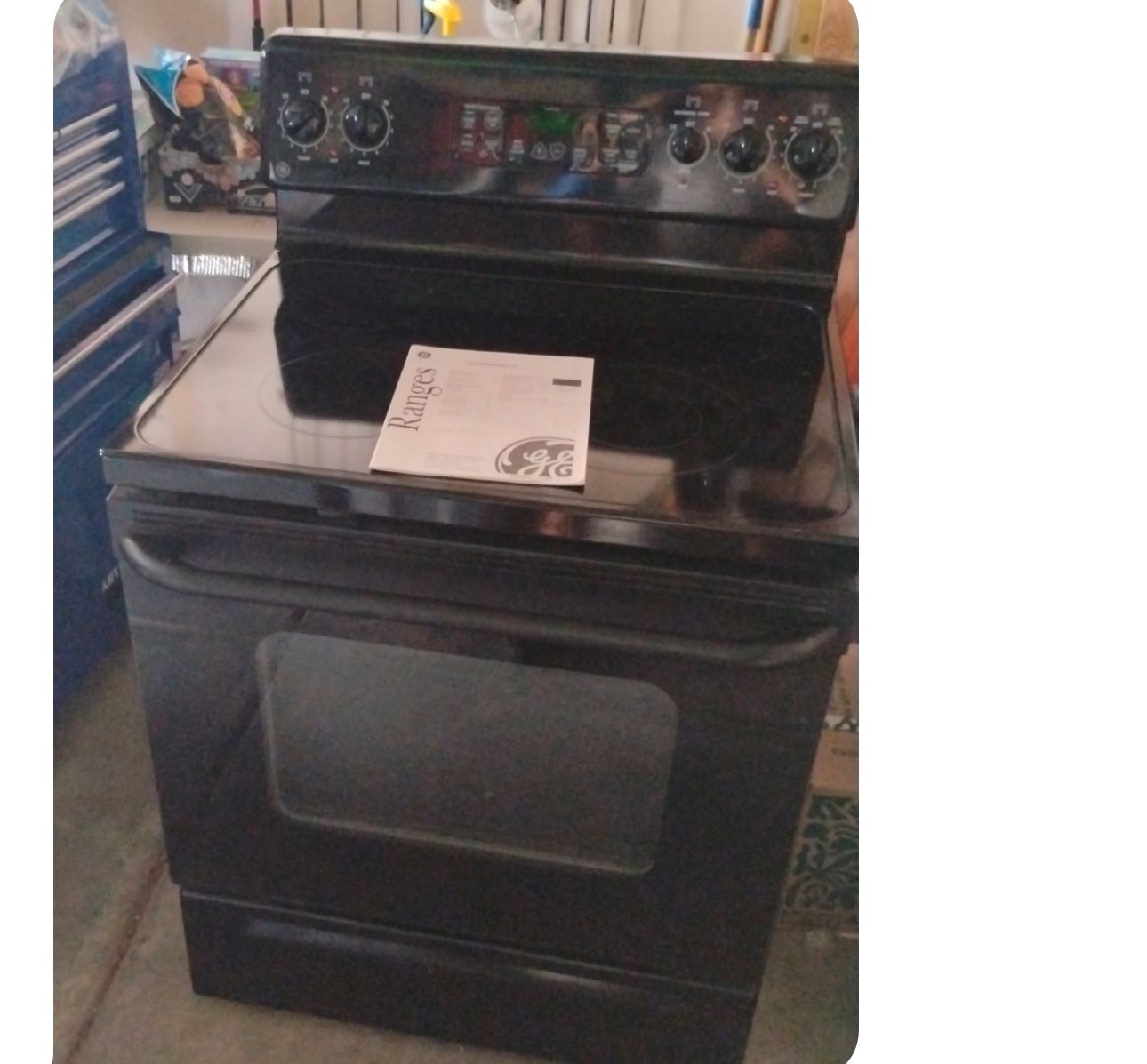 GE smooth-top electric range