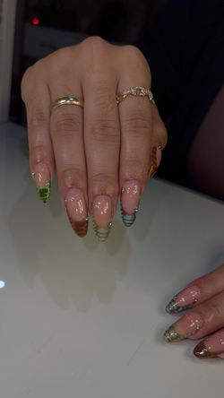Nails 
