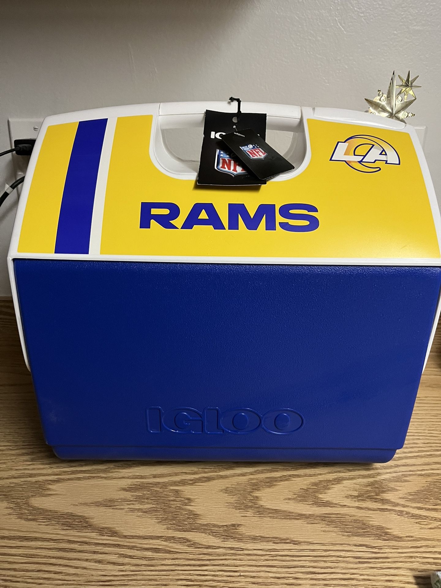 LA Rams 16 QT Igloo Cooler Ice Chest Last One