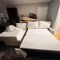 SLEEPER SECTIONAL COUCH 