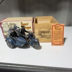 Harley Davison 1928 Cast iron Motorcycle , Collectible 