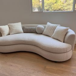 Bouclé Curved Sofa with Pillows – Free Delivery ✅ Modern Teddy Sherpa Curved Sofa