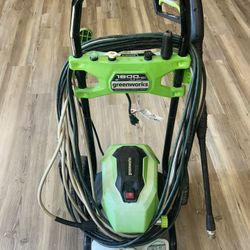 Greenworks 1800 PSI Electric Pressure Washer (1.1 GPM)